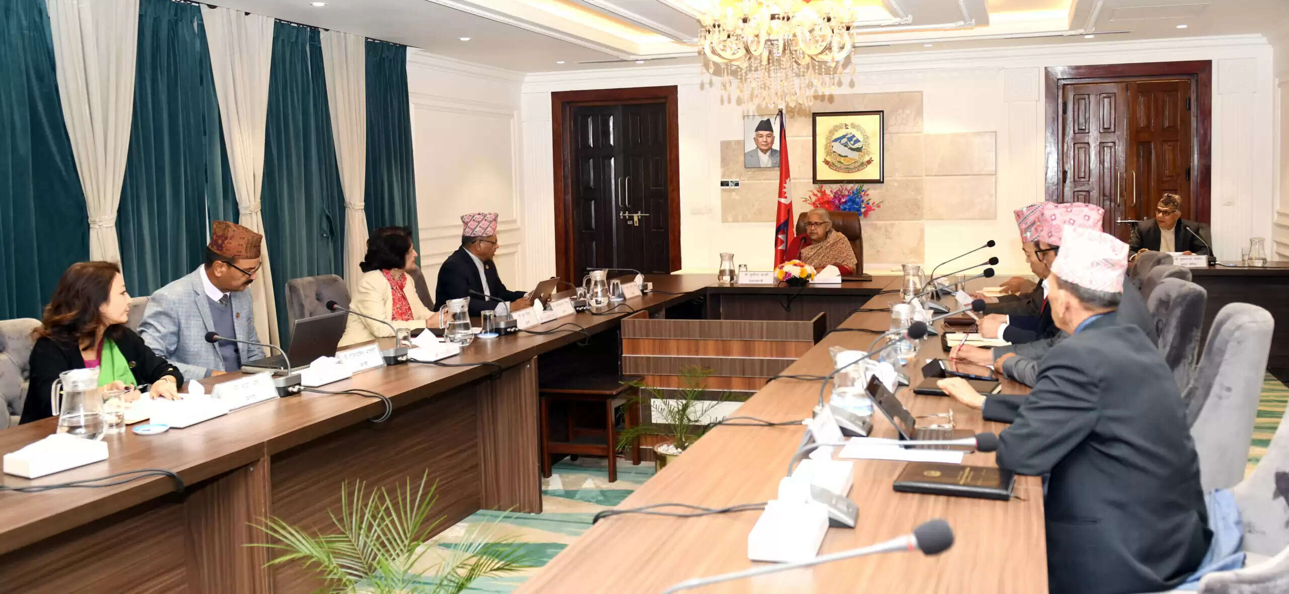 खाड़ी देशों में फंसे नेपाली नागरिकों के उद्धार के लिए भारत से मदद की गुहार