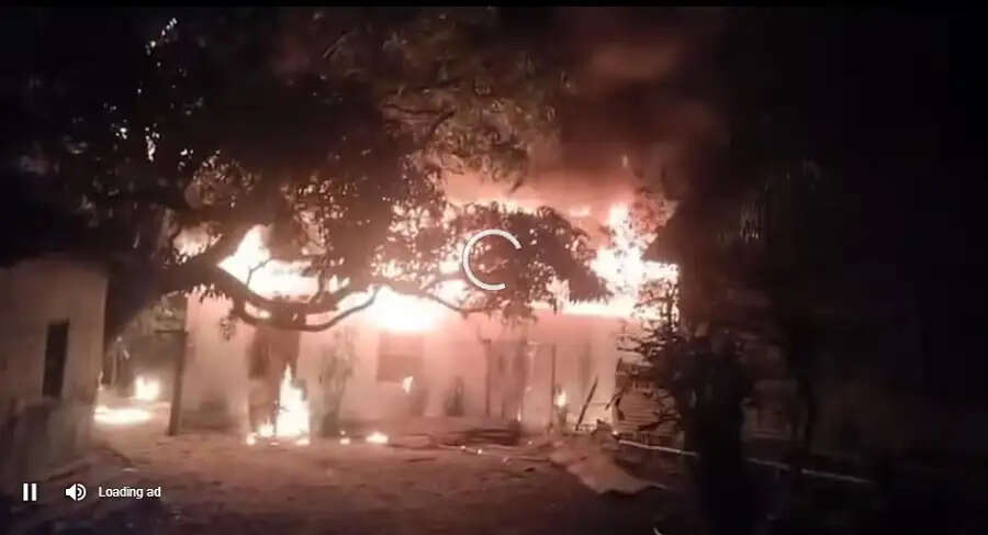 बजाली के ओकया प्राथमिक स्वास्थ्य उपकेंद्र में भीषण आगजनी