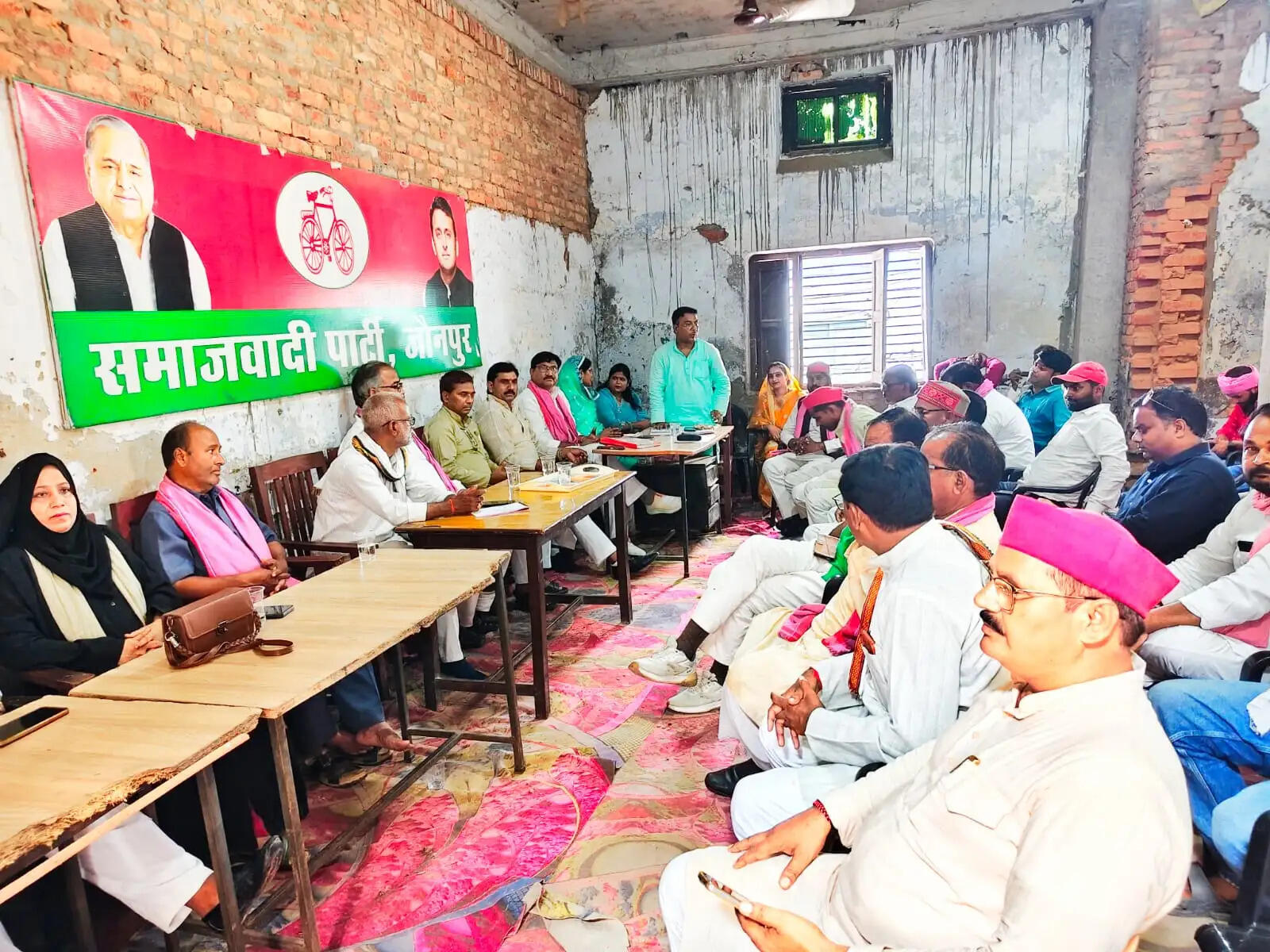 जौनपुर : सपा ने बैठक कर बूथ स्तर पर संगठन मजबूत करने का कार्यकर्ताओं को दिया जोर