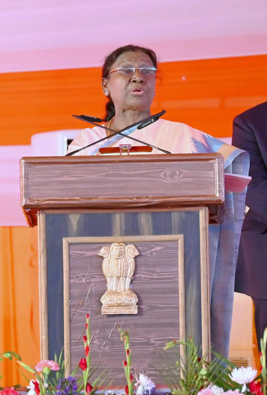 रामराज्य&nbsp;के&nbsp;आदर्शाें&nbsp;से ही&nbsp;नैतिक&nbsp;और&nbsp;धर्माचरण&nbsp;आधारित&nbsp;राष्ट्र&nbsp;निर्माण&nbsp;संभव:&nbsp;राष्ट्रपति&nbsp;मुर्मु