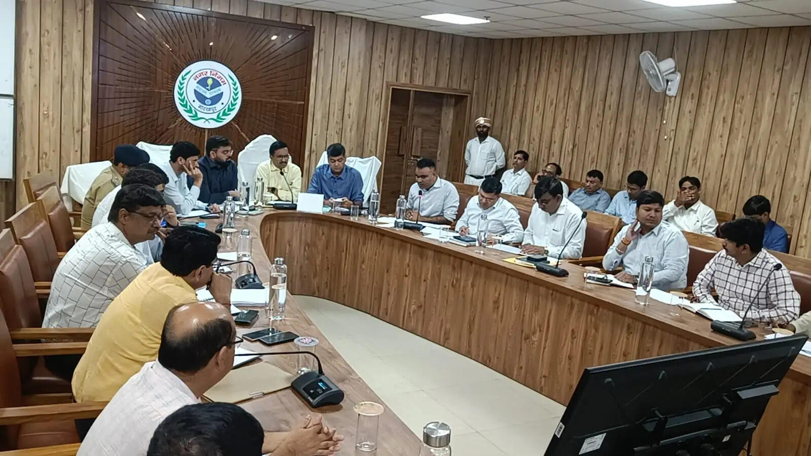 बाढ़ व जलभराव से निपटने को प्रशासन अलर्ट