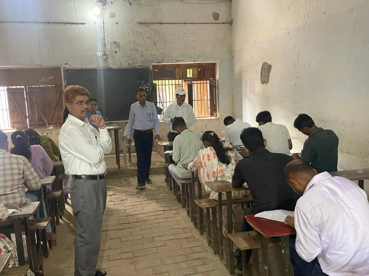 औरैया : डीएलएड परीक्षा में 1523 अभ्यर्थियों ने दी परीक्षा, 187 रहे अनुपस्थित