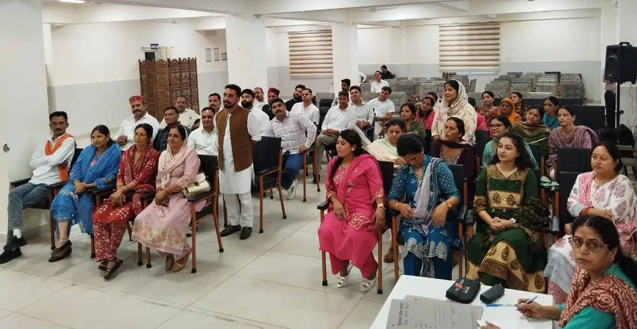 निर्विरोध सम्पन्न हुआ कांगड़ा जिला परिषद चुनाव, सीमा देवी अध्यक्ष और अभिमन्यु कंवर बने उपाध्यक्ष