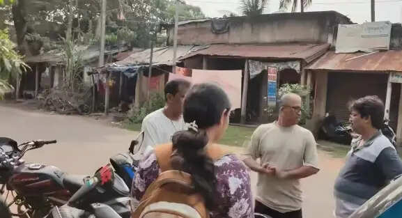 वृद्धा से साढ़े तीन लाख रुपये की छिनतई, बाइक सवार दो आरोपित फरार