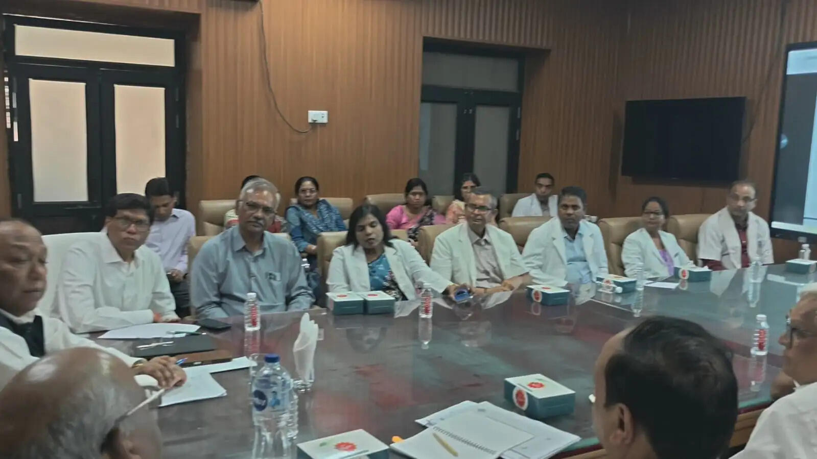 एसआरएन में भीषण गर्मी के बावजूद तीन हजार ओपीडी सराहनीय : एसीएस