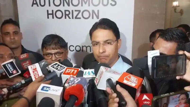अपडेट: पहाड़ की समस्याओं के समाधान के लिए विशेष कमेटी का गठन, सिलीगुड़ी में हुई मैराथन बैठक