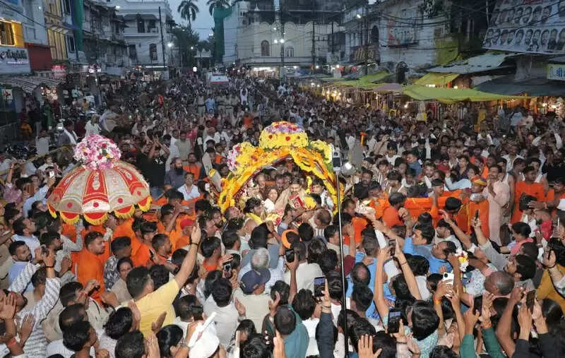 उज्जैन में धूमधाम से निकली भगवान महाकाल की कार्तिक-अगहन मास की दूसरी सवारी