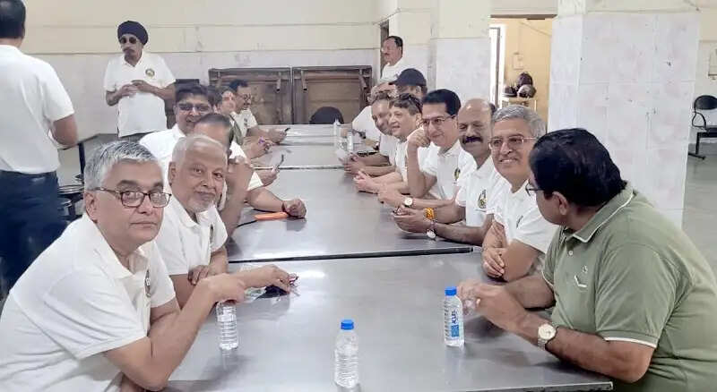 भोपालः 40 वर्ष बाद मैनिट 1986 बैच के गौरवपूर्ण पुनर्मिलन में जीवंत हुईं यादें