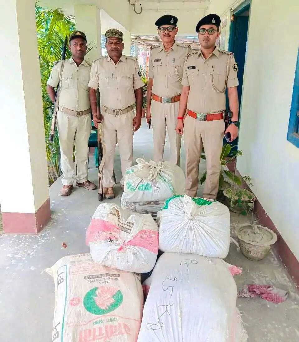 कुर्साकांटा पुलिस ने देसी शराब के साथ एक को किया गिरफ्तार