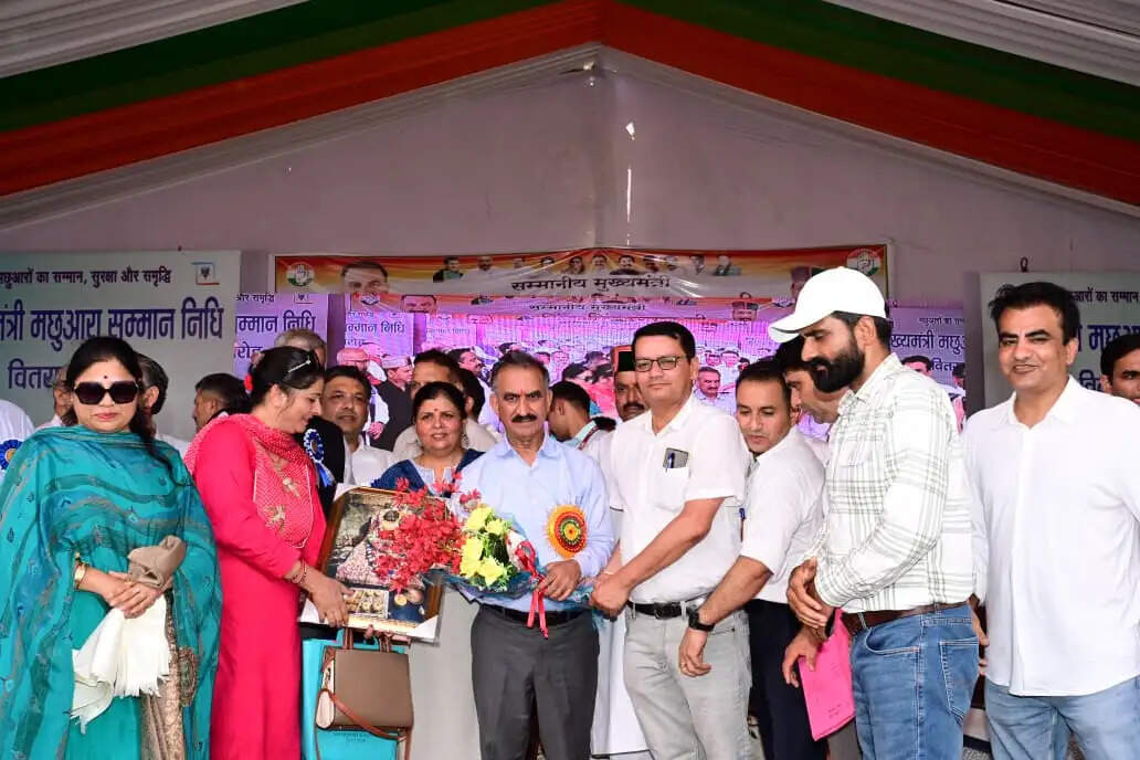 मुख्यमंत्री का पूर्व भाजपा सरकार पर जमकर हमला, उद्योगपतियों को आबंटित जमीन सहित हिमकेयर घोटालों की किया जिक्र