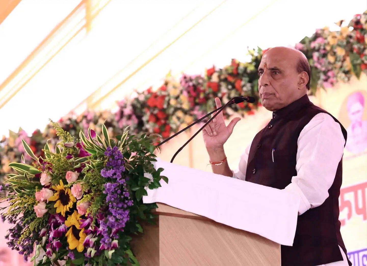 उदासीन परंपरा सनातन धर्म की जीवंत धारा है : राजनाथ सिंह