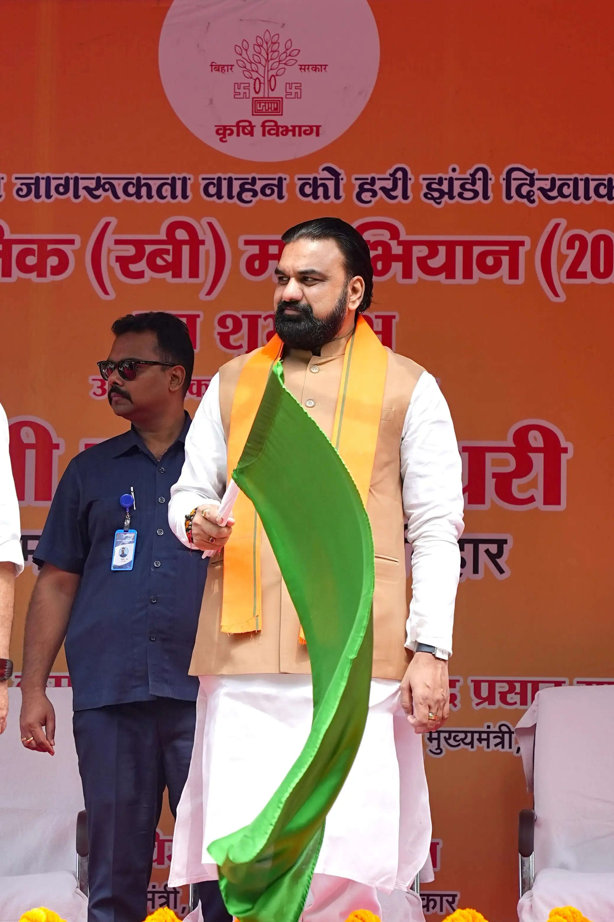 बिहार में रबी महाअभियान-2026 का आगाज, मुख्यमंत्री सम्राट चौधरी ने 40 किसान जागरूकता वाहनों को दिखाई हरी झंडी