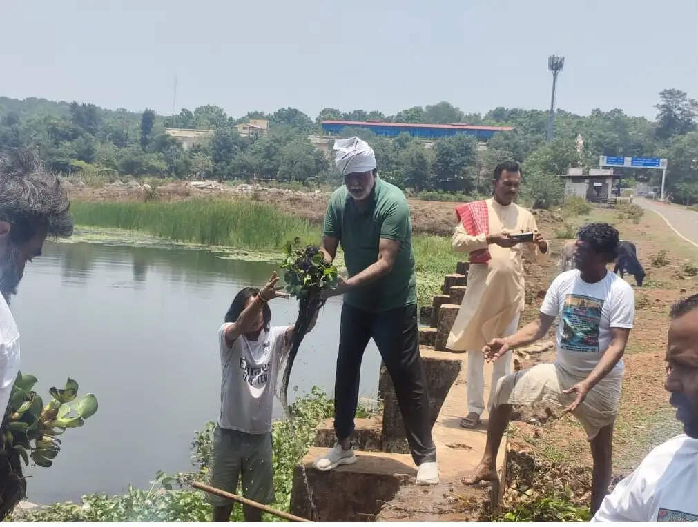 अनूपपुर: मंत्री प्रहलाद पटेल एवं विधायक जालम सिंह पटेल ने चलाया नर्मदा स्वच्छता अभियान, पुष्कर बांध में किया श्रमदान