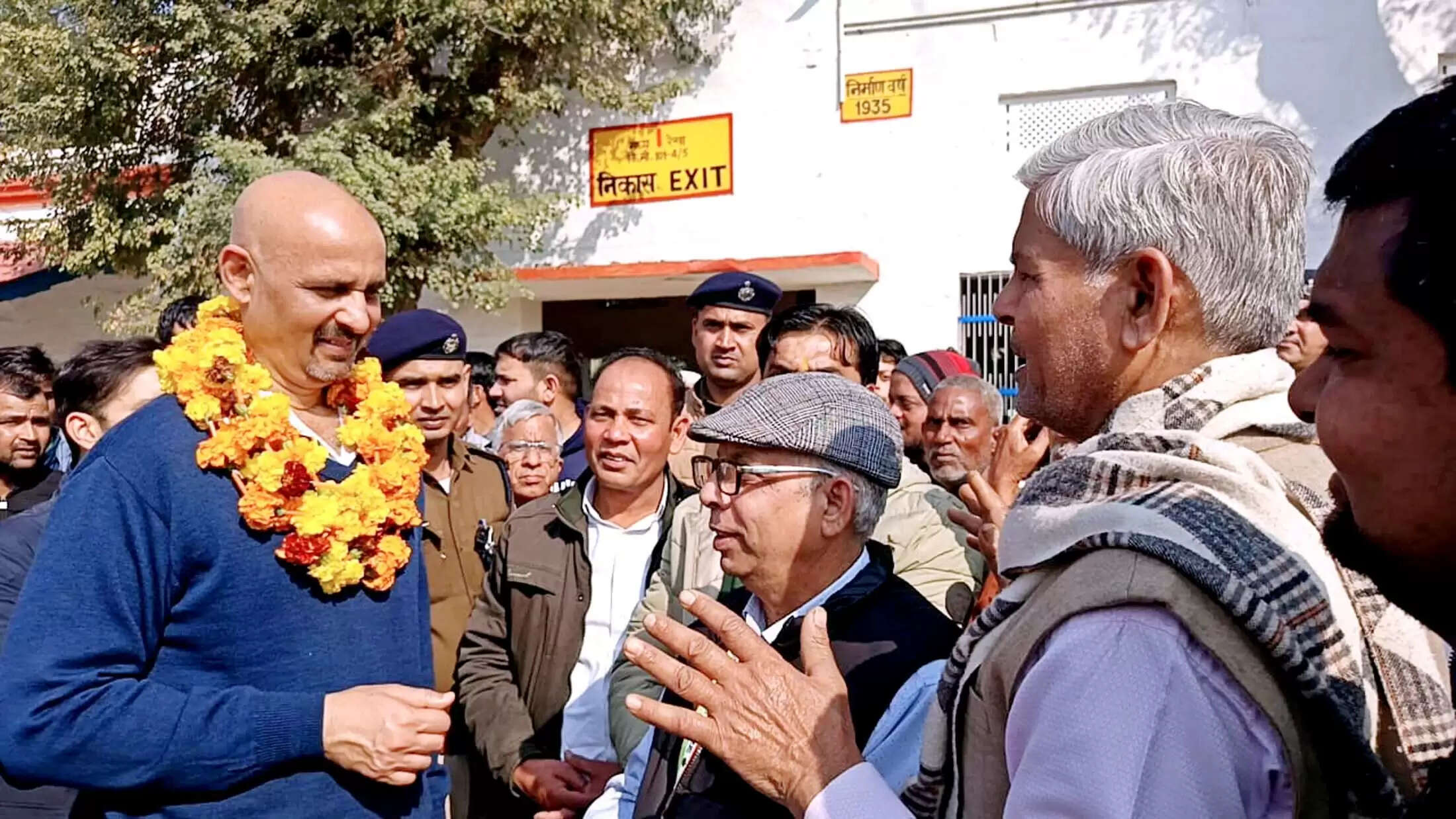 जींद : जुलाना रेलवे स्टेशन का डीआरएम ने किया औचक निरीक्षण