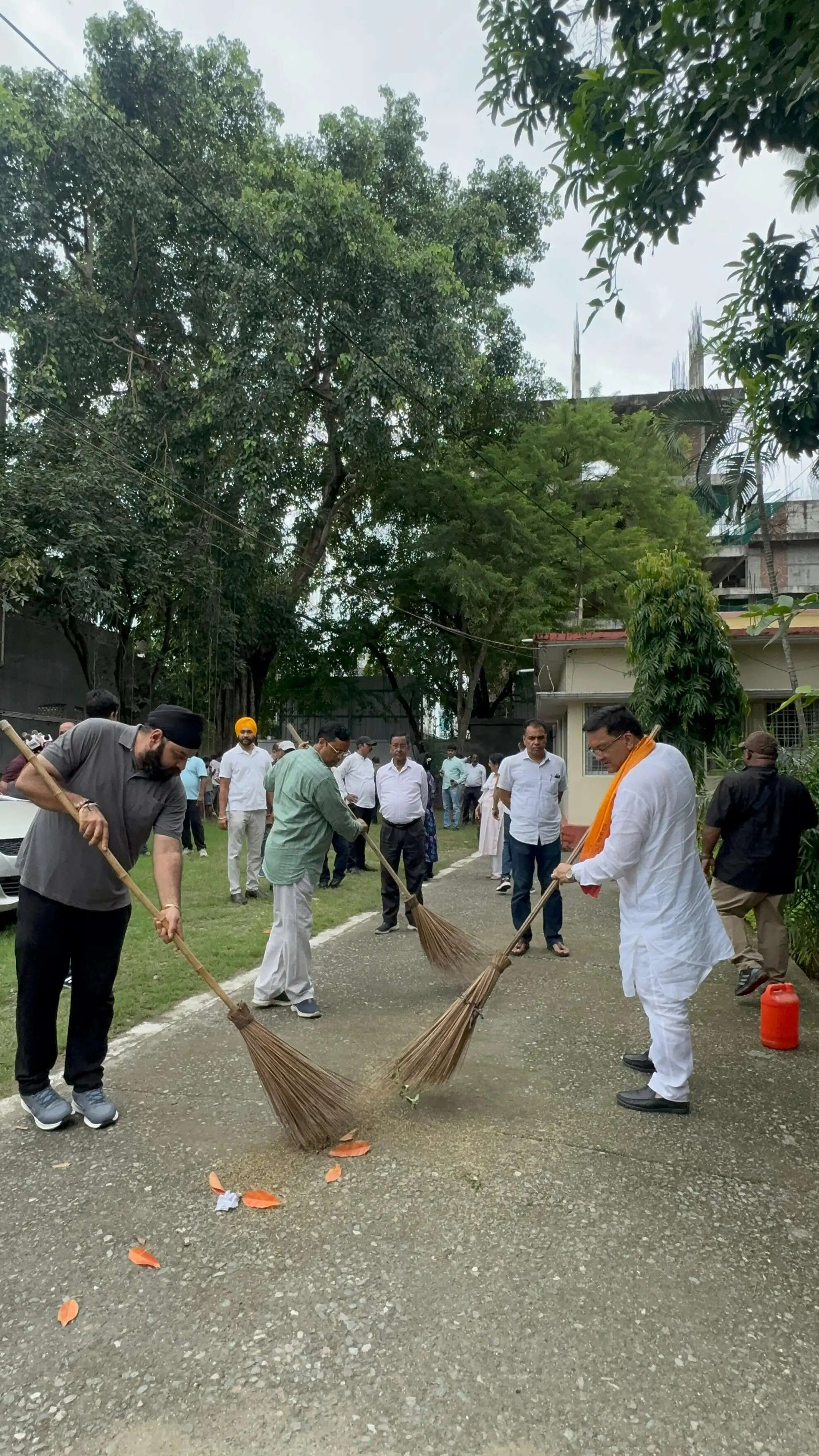 महापौर ने संभाली सफाई अभियान की कमान