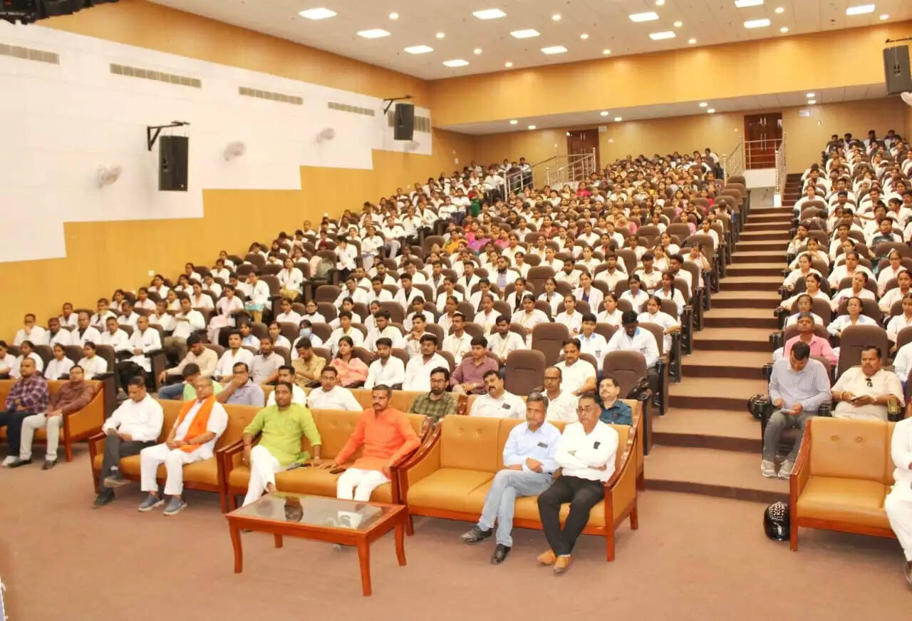 युवा अपने जीवन में राष्ट्रभाव को करें आत्मसात, समाज के प्रति समझें अपनी जिम्मेदारी : मुकुल कानिटकर