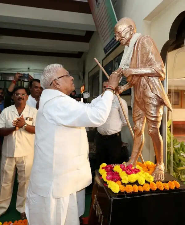 गांधी जयंती, उच्चादर्शों को जीवन में उतारने का प्रेरणा दिवस : राज्यपाल पटेल