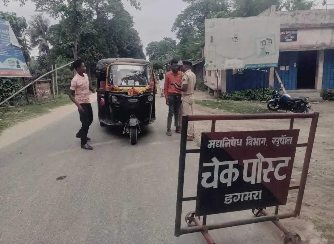 भारत-नेपाल सीमा पर सख्ती, वाहन जांच में तीन नशे में धुत गिरफ्तार