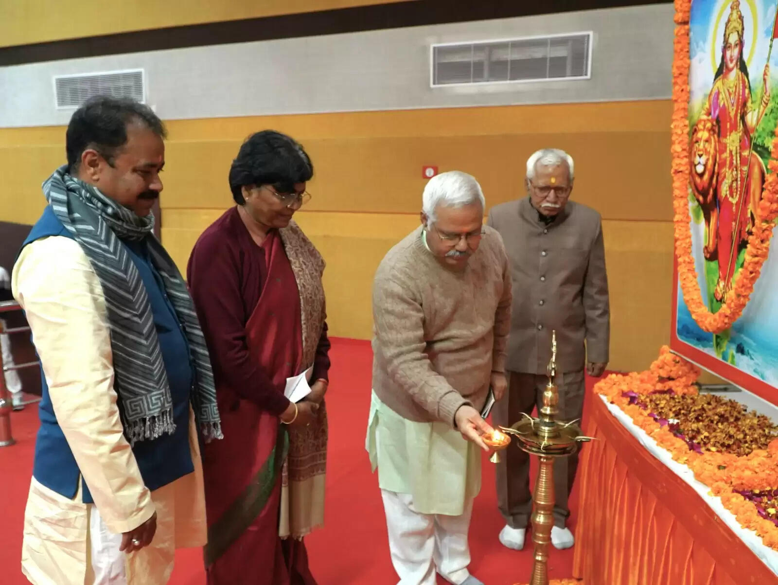 राष्ट्र निर्माण की नींव युवाओं के संस्कार और अनुशासन में निहित: सुनील आंबेकर