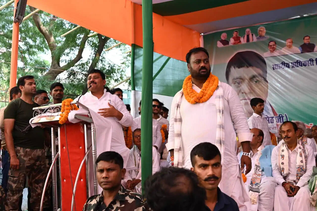 भोजपुर-बक्सर स्थानीय प्राधिकार क्षेत्र उपचुनाव के लिए एनडीए प्रत्याशी कन्हैया प्रसाद ने भरा नामांकन