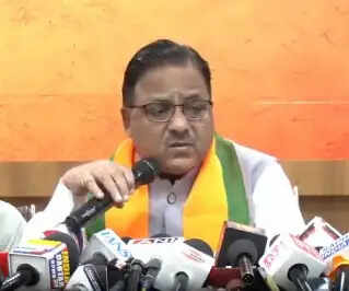 कांग्रेस ने षड्यंत्र रचते हुए महिला आरक्षण संशोधन अधिनियम को पारित होने से रोका: डॉ राधामोहन दास अग्रवाल