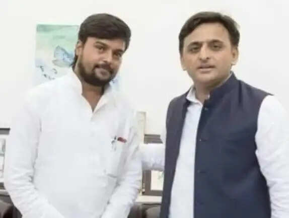 अखिलेश यादव के करीबी युवा नेता संदीप स्वर्णकार को जहर देने के मामले में मुकदमा दर्ज