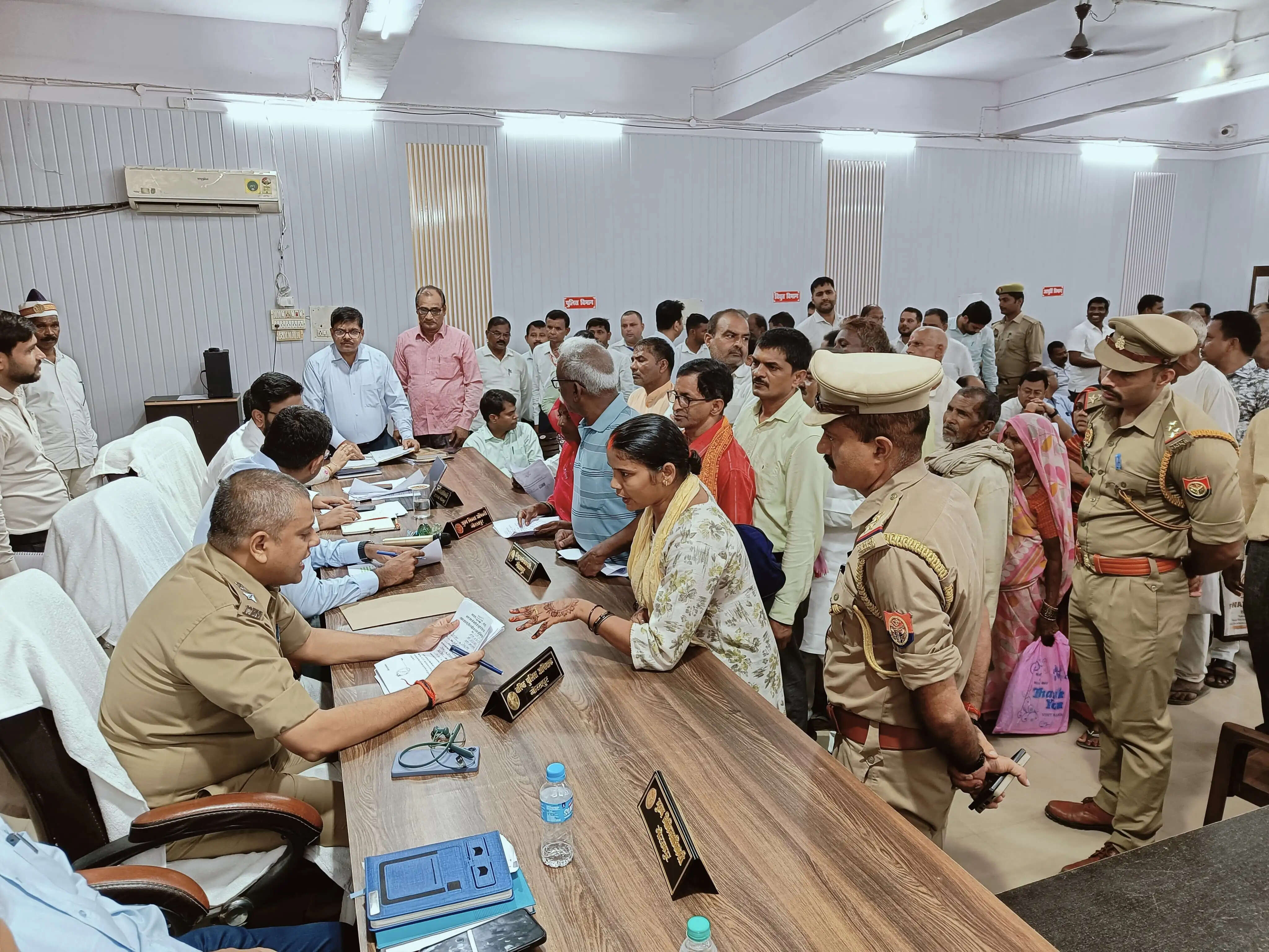 गोरखपुर: सहजनवा तहसील दिवस में डीएम-एसएसपी ने सुनी फरियादियों की समस्याएं