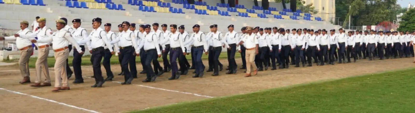 शुक्रवार परेड का एसएसपी डॉक्टर कौस्तुभ ने किया निरीक्षण, पुलिसकर्मियों को फिटनेस और अनुशासन का दिया संदेश