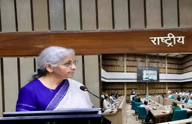 पश्चिम एशिया संकट से निपटने के लिए भारत के पास राजकोषीय गुंजाइश : सीतारमण