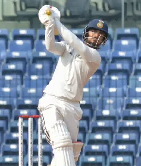 दलीप ट्रॉफी फाइनल में ईस्ट जोन की खिताब पर मजबूत पकड़, 584 रन की बढ़त