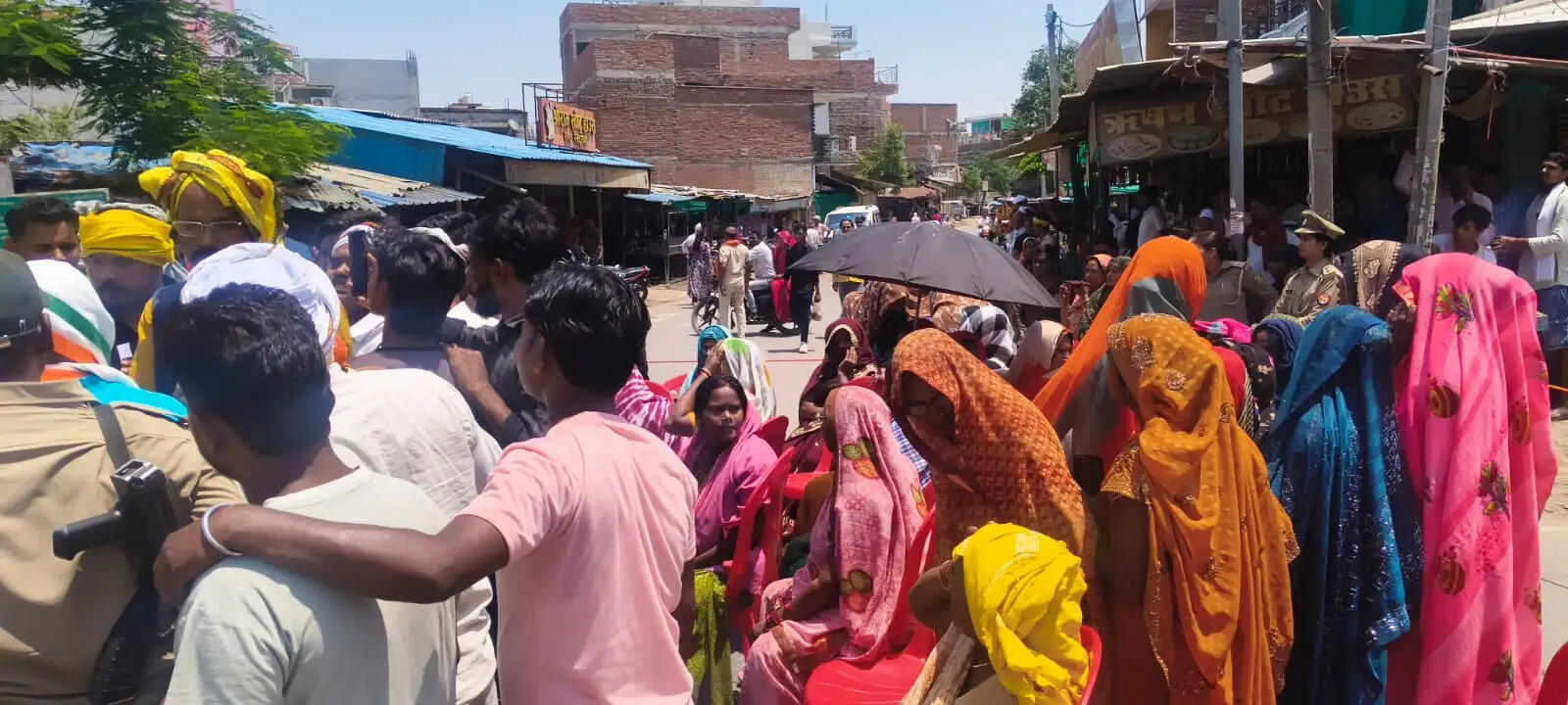 सिंधोरा बसंतपुर में बारात से लौट रहे युवक की पीट—पीट कर हत्या, परिजनों ने किया चक्काजाम