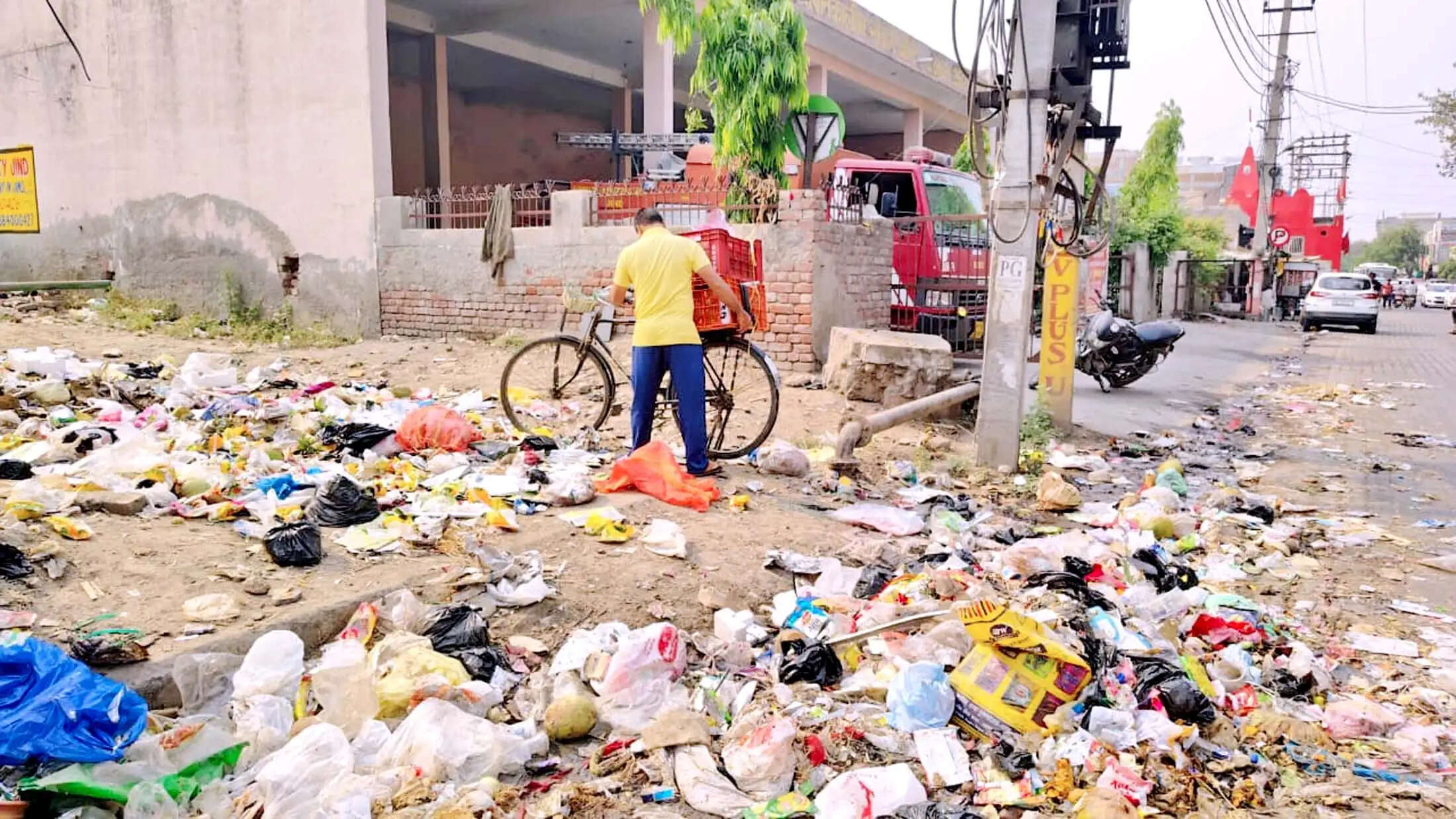 जींद में हड़ताल पर सफाई कर्मी, सैकड़ाें टन कचरा हुआ जमा