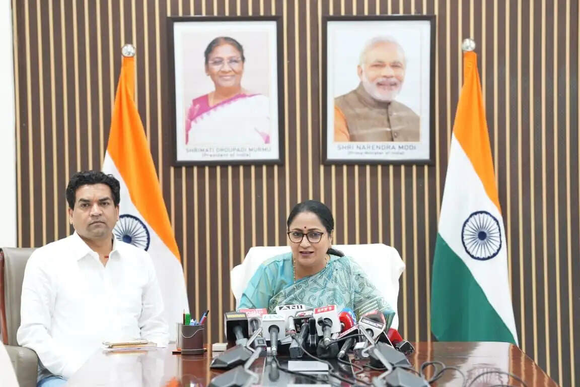 चुनाव आयोग को लेकर राहुल गांधी व विपक्षी नेताओं की गतिविधियां देशद्रोह से कम नहीं : रेखा गुप्ता