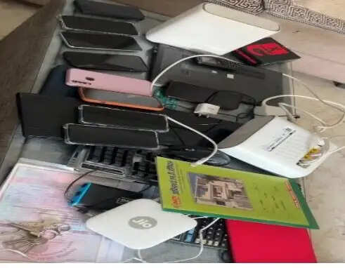 ऑपरेशन साइक्लोन: ऑनलाइन सट्टेबाजी नेटवर्क पर साइबर पुलिस ने किए दो सटोरिए गिरफ्तार