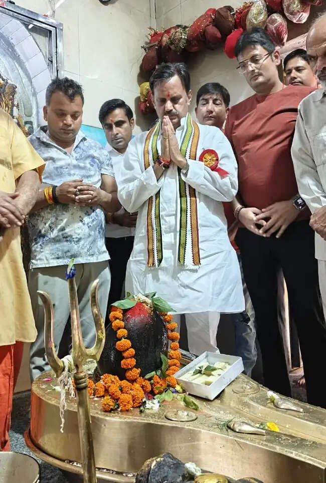 धरती माता और भावी पीढ़ी को स्वस्थ रखने के लिए करें प्राकृतिक खेती: उप मुख्यमंत्री शुक्ल