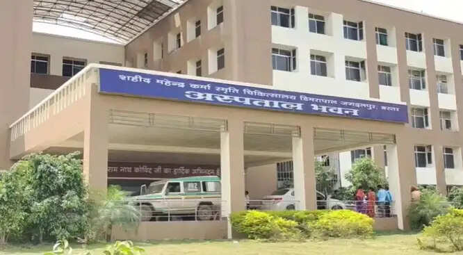 प्रेमी को घर बुलाकर चाकू से करवाया हमला, सिर कुचलने के बाद कुएं में फेंका, उपचार के दाैरान मौत