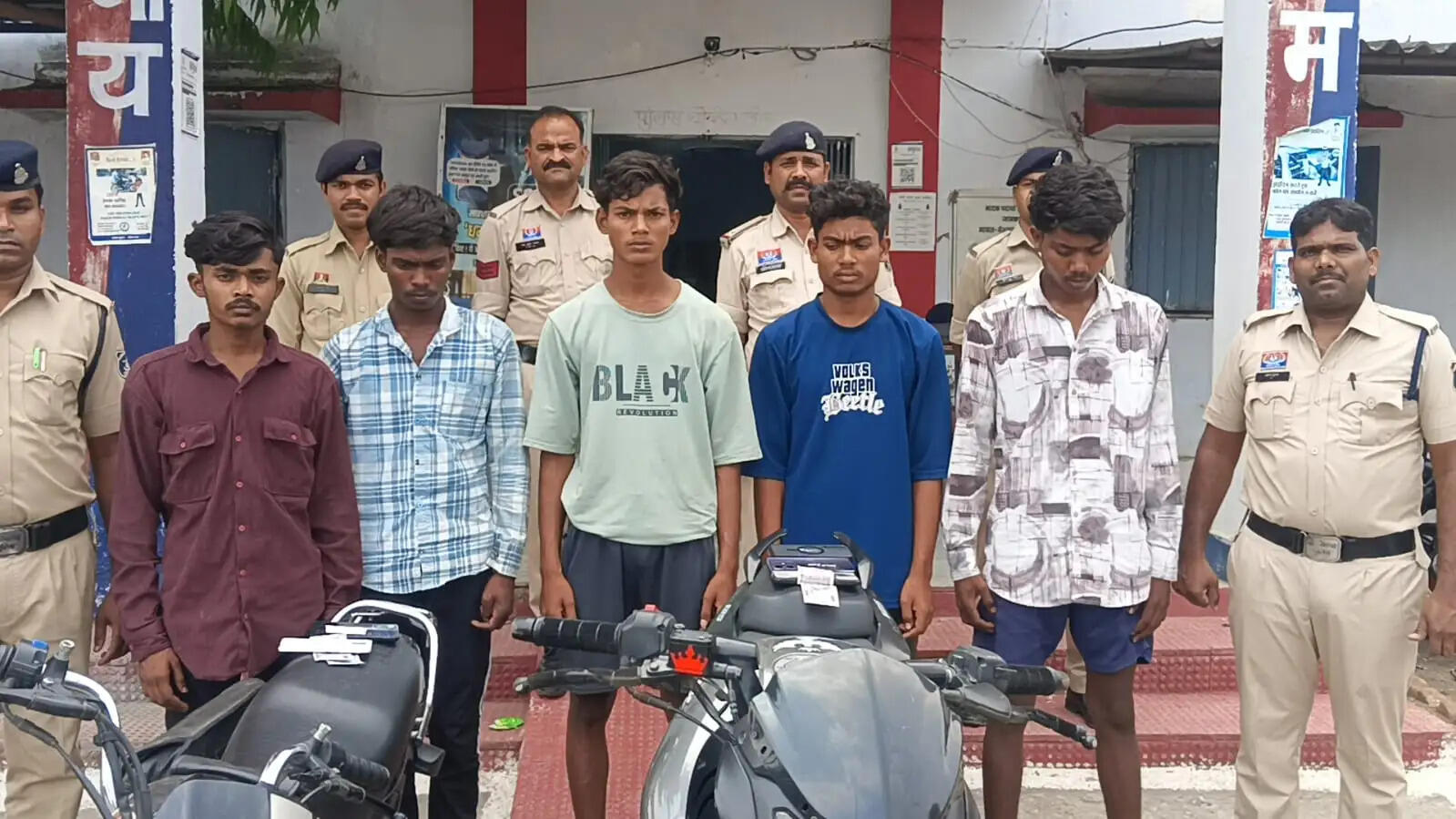 जांजगीर-चांपा में झपटमार गिरोह का भंडाफोड़,दो नाबालिग सहित पांच लोग गिरफ्तार
