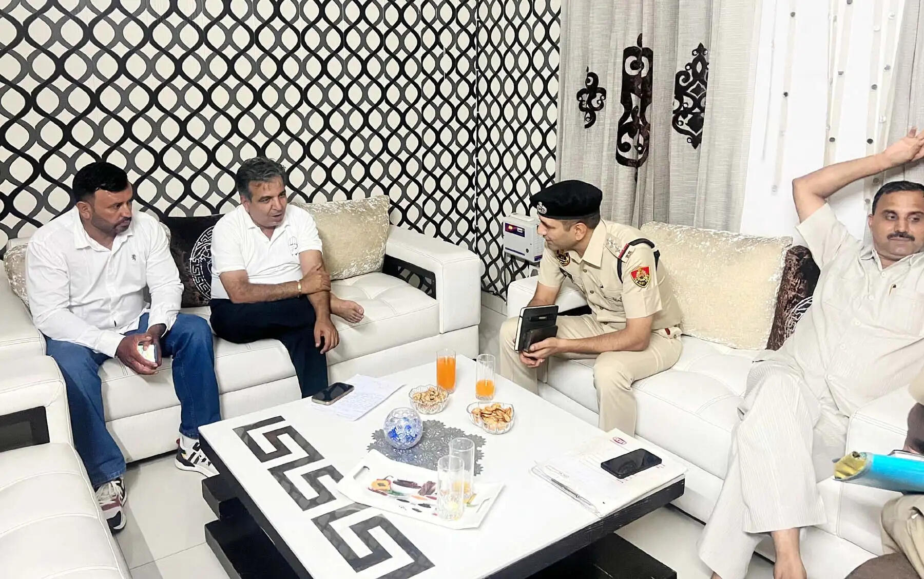 गुरुग्राम: हमें हाउस अरेस्ट कराकर हमारी आवाज को नहीं दबा सकती सरकार: पंकज डावर