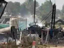 महू में चिप्स फैक्ट्री में बड़ा धमाका, बॉयलर फटा, एक&nbsp;लड़के का चेहरा बुरी तरह झुलसा
