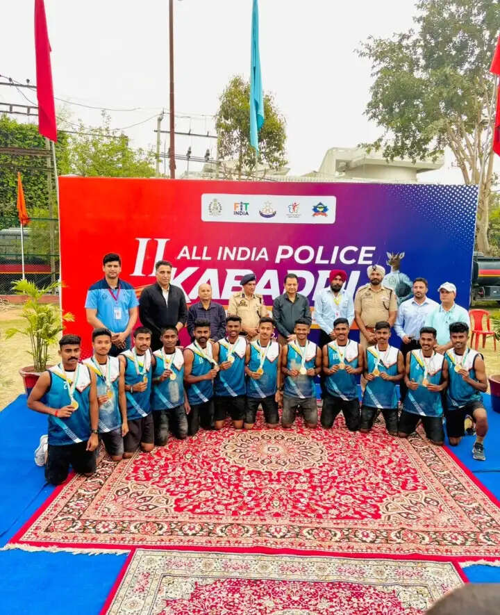 जम्मू में सीआईएसएफ का जलवा, द्वितीय ऑल इंडिया पुलिस कबड्डी क्लस्टर के खो-खो इवेंट में जीता डबल गोल्ड