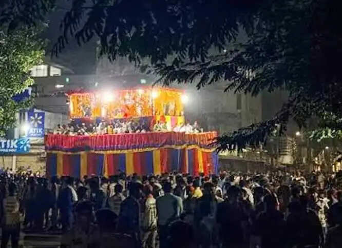 बस्तर दशहरा के विजय रथ की चपेट में आने से एक ग्रामीण की मौत, दो गंभीर घायल