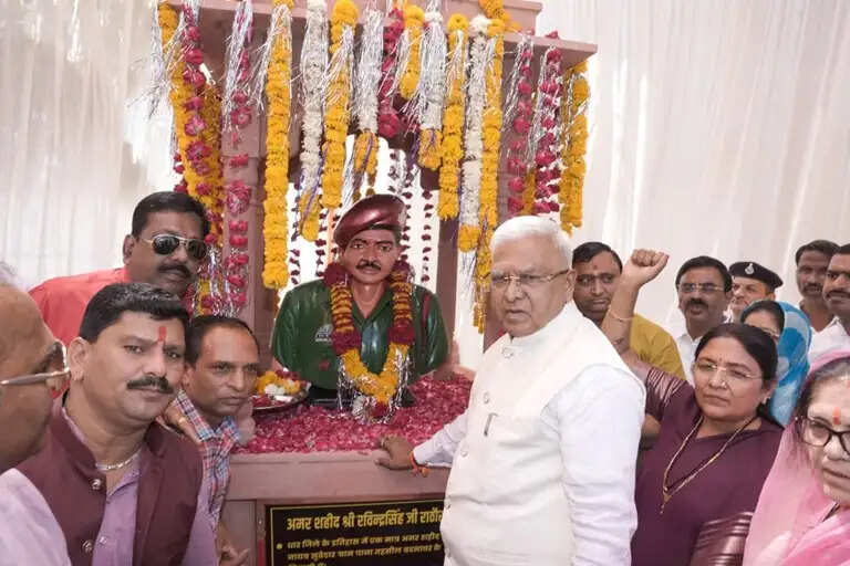 शहीद के संघर्ष और बलिदान की गाथा भावी पीढ़ियों के लिए प्रेरणा : राज्यपाल पटेल