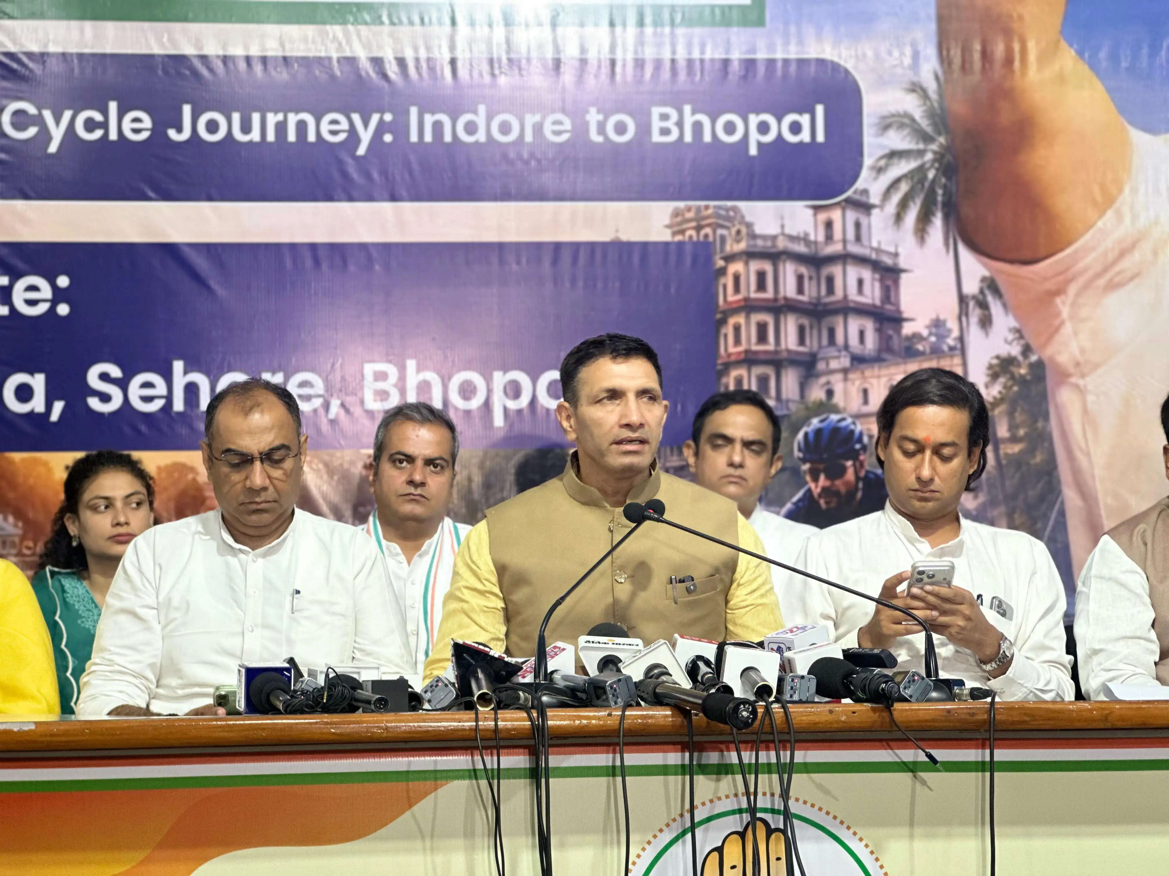 युवाओं के हक, रोजगार और शिक्षा के लिए निर्णायक लड़ाई लड़ेगी कांग्रेस: जीतू पटवारी