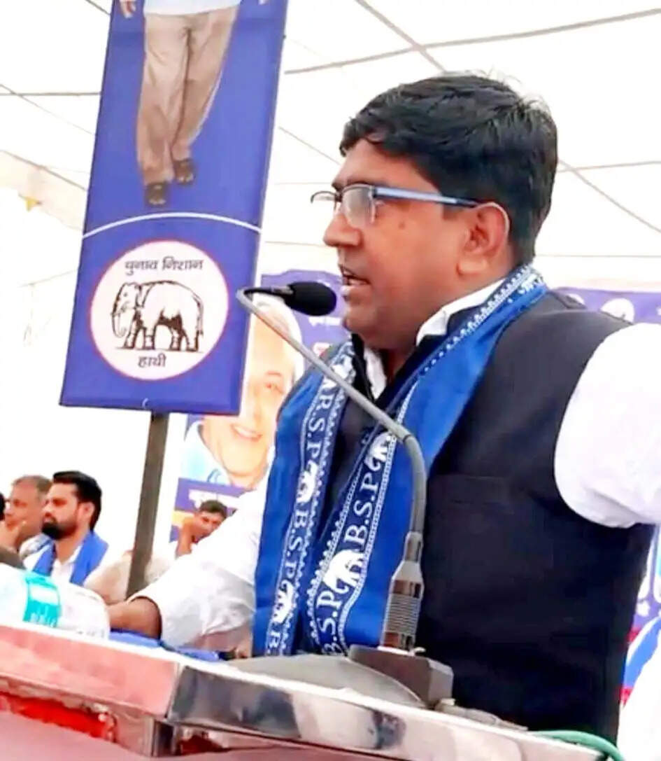 हिसार : सत्ता के नशे में मर्यादा भूले भाजपा के नेता, जनता लोकतांत्रिक तरीके से देगी जवाब : जमालपुर