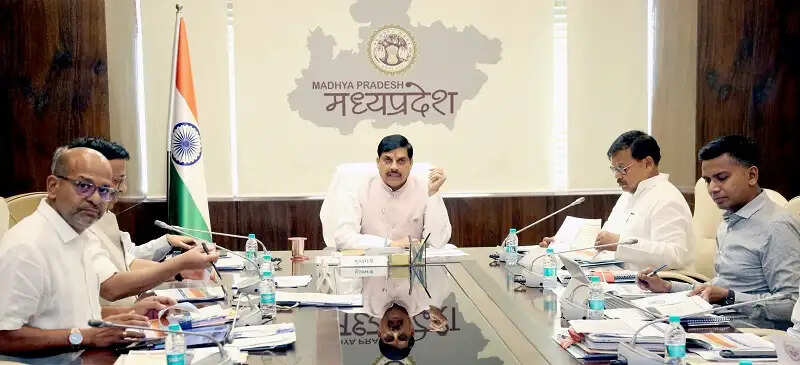 सौर ऊर्जा के उपयोग को अधिकाधिक प्रोत्साहित करें : मुख्यमंत्री डॉ. यादव