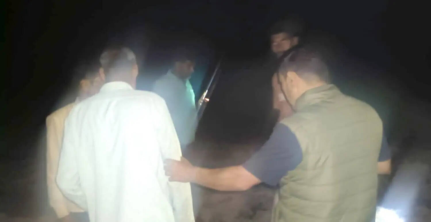 ड्यूटी से लौटते समय लापता मजदूर को पुलिस ने परिवार को सौंपा