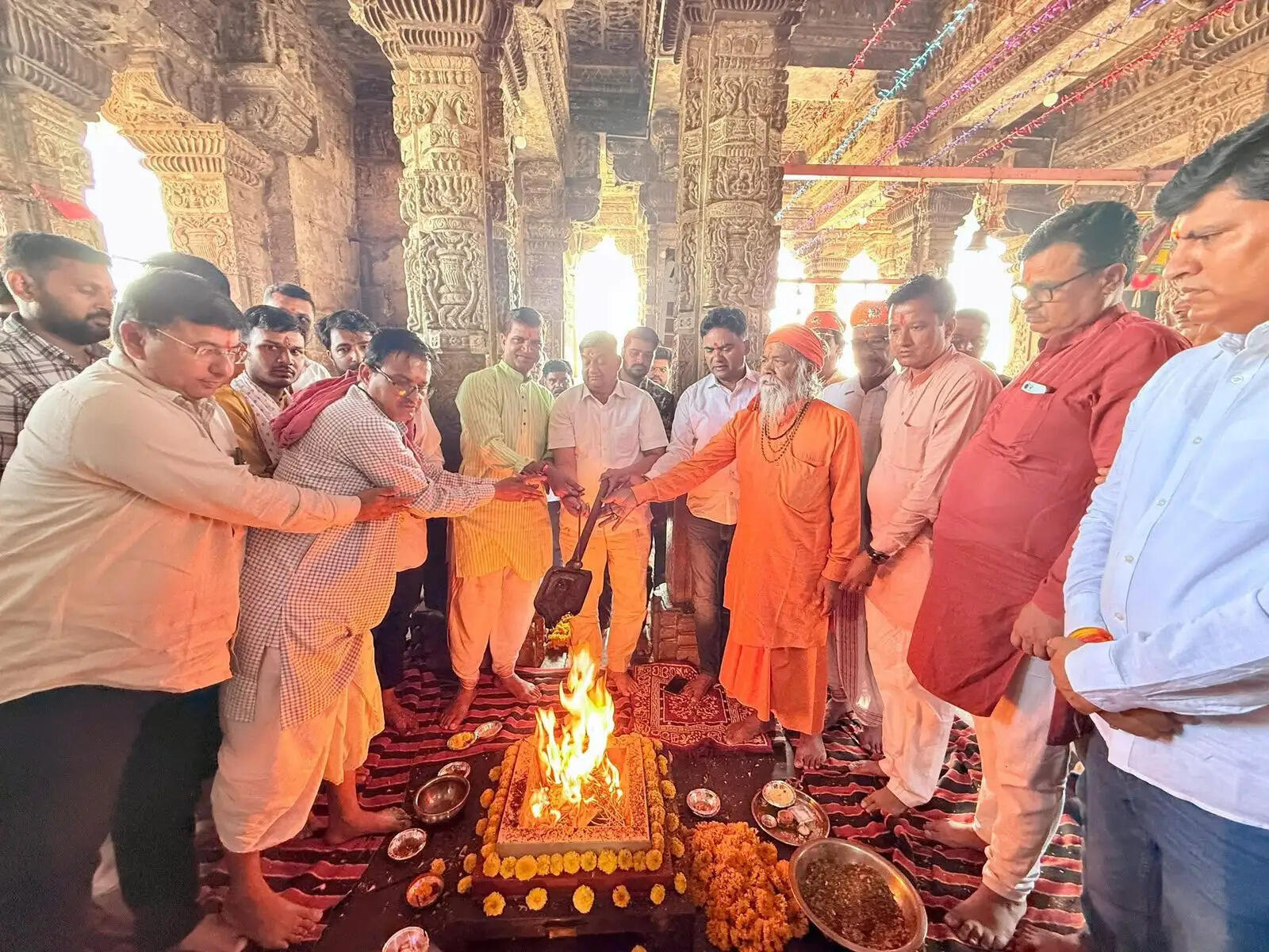 चित्तौड़ के स्थापना दिवस पर ध्वजा चढ़ा, शहर में खुशहाली की कामना,