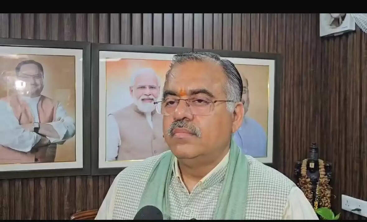 कांग्रेस ने दलित वर्गों का अपमान किया, देश से माफी मांगे : तरुण चुग