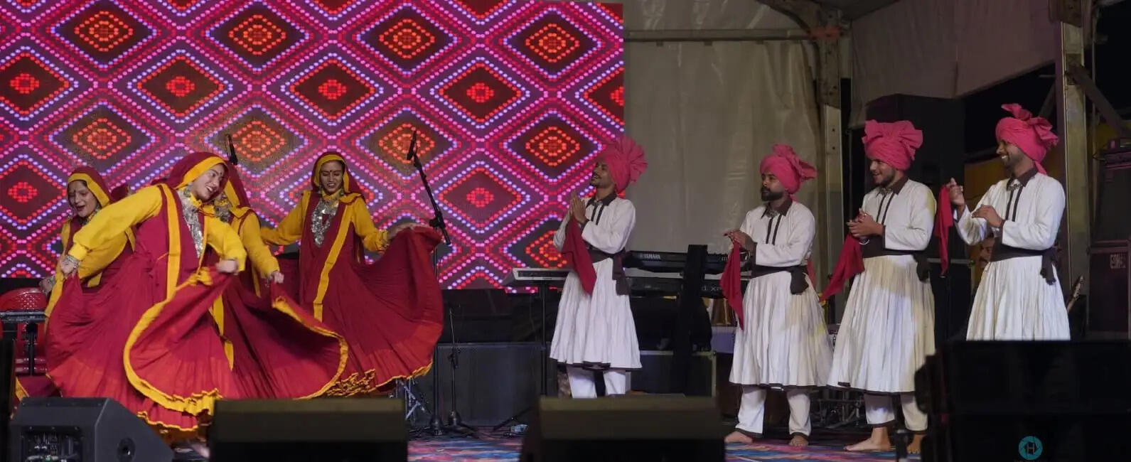 शाख मंडी महोत्सव: तीसरी सांस्कृतिक संध्या में गायक दीपक जनदेवा ने बांधा समां