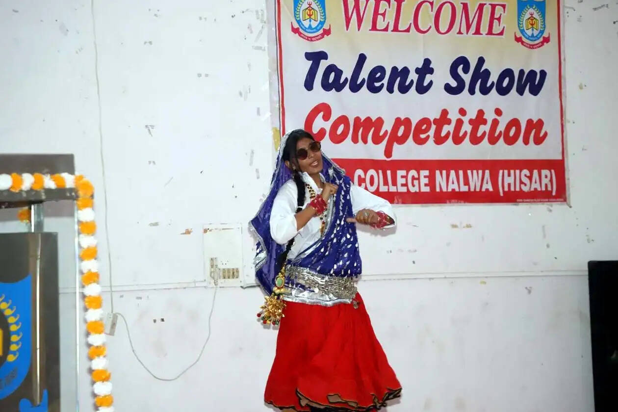 हिसार : नलवा कॉलेज में टैलेंट सर्च प्रतियोगिता में विद्यार्थियों ने दिखाई प्रतिभा